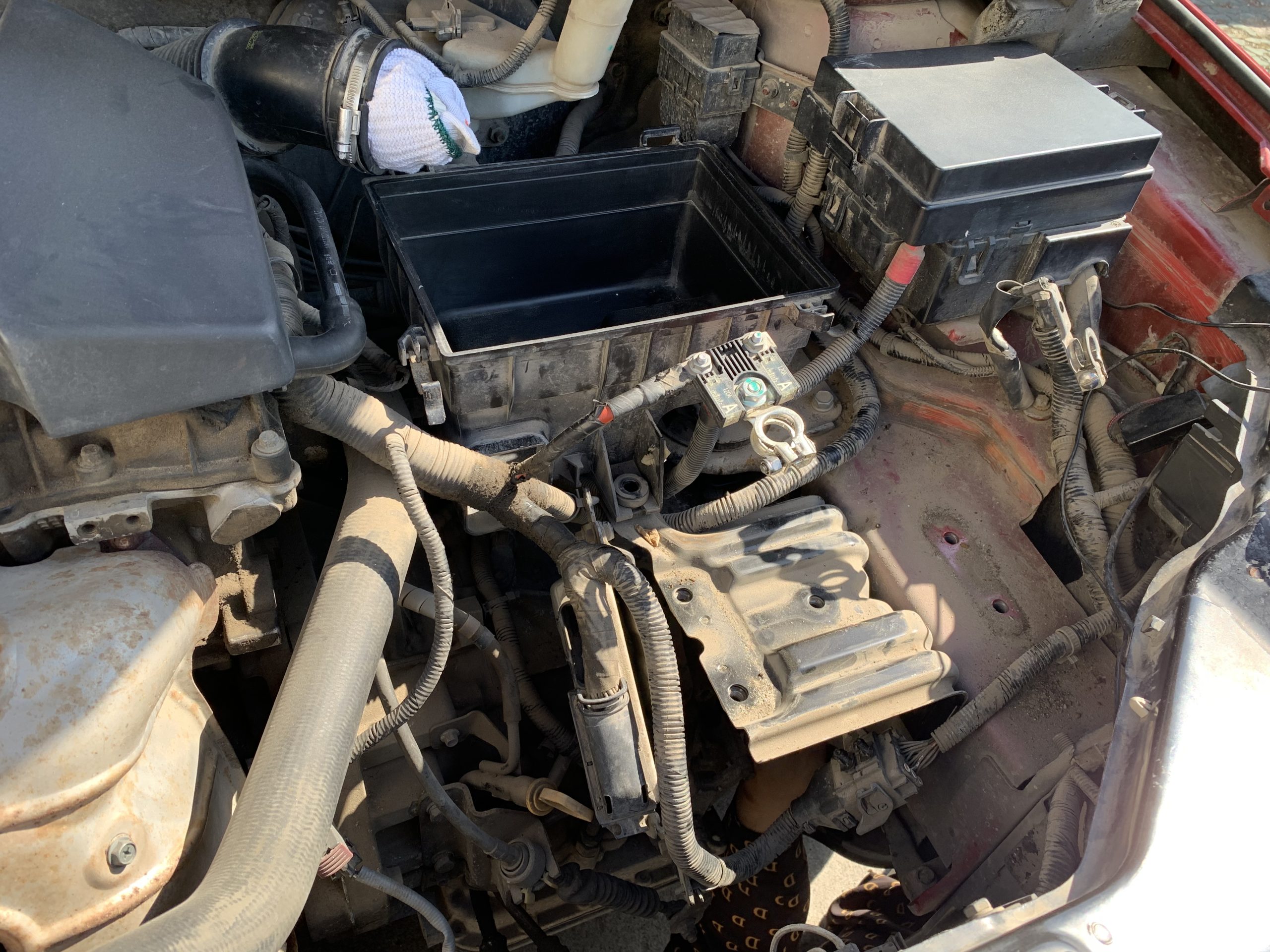 更换发动机机脚垫-荣威350 更换发动机机脚垫-荣威350