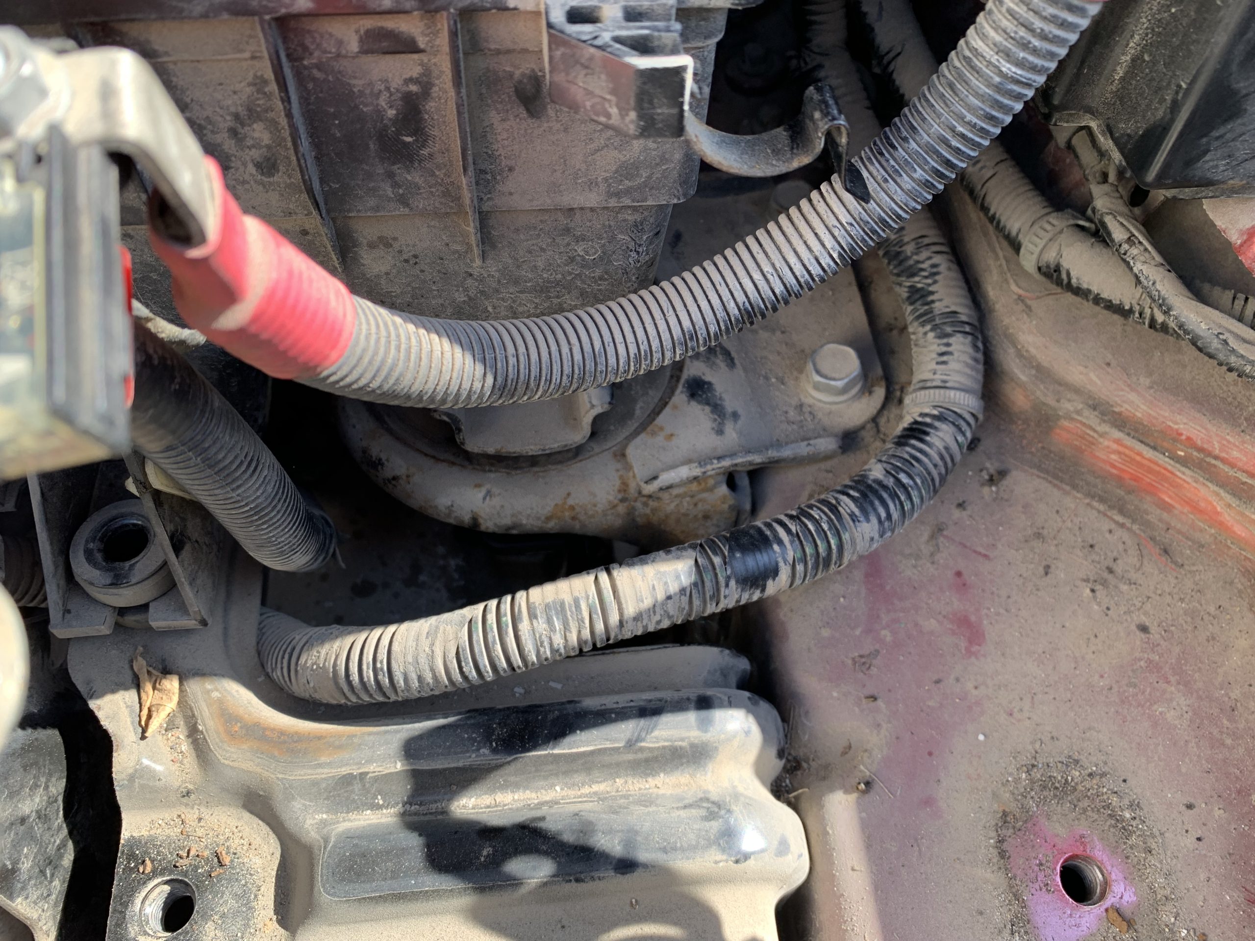 更换发动机机脚垫-荣威350 更换发动机机脚垫-荣威350