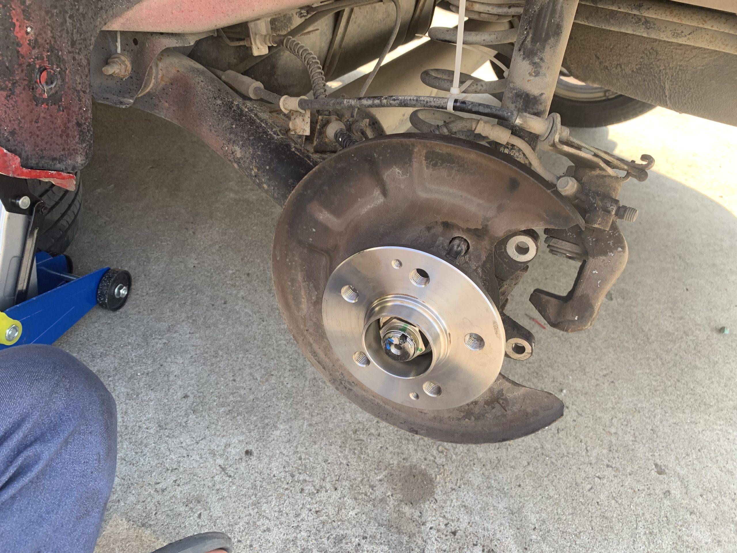 [补档]更换左右后轮轴承总成-荣威350