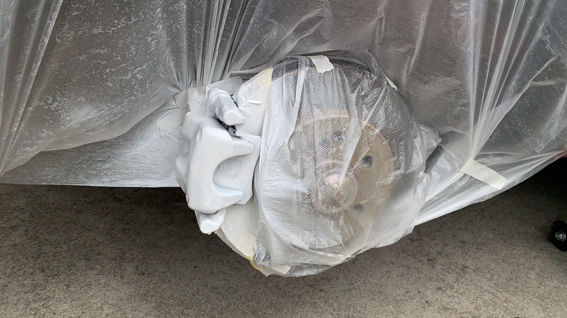 荣威350刹车卡钳喷漆