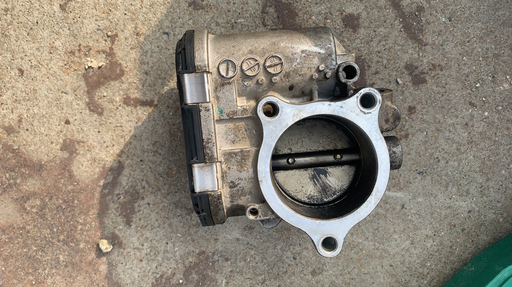 荣威350拆洗节气门